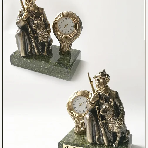Часы Пограничник с собакой