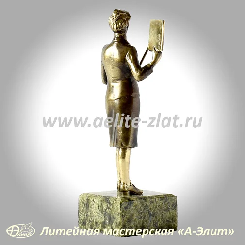 Статуэтка Учительница
