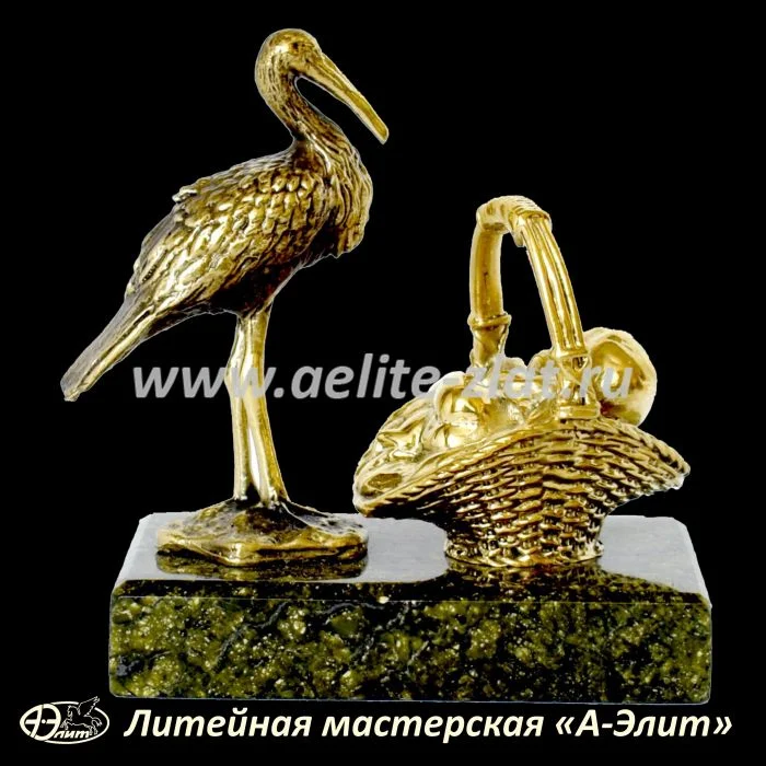Статуэтка Аист с младенцем