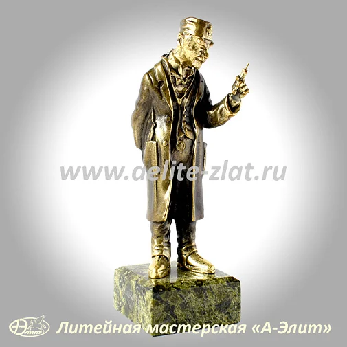Статуэтка Врач