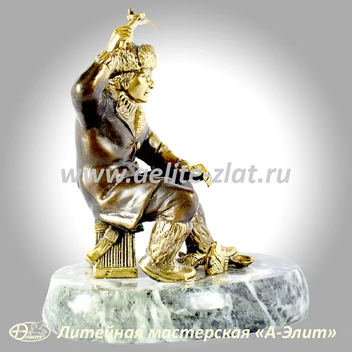 Статуэтка Рыбак зимний