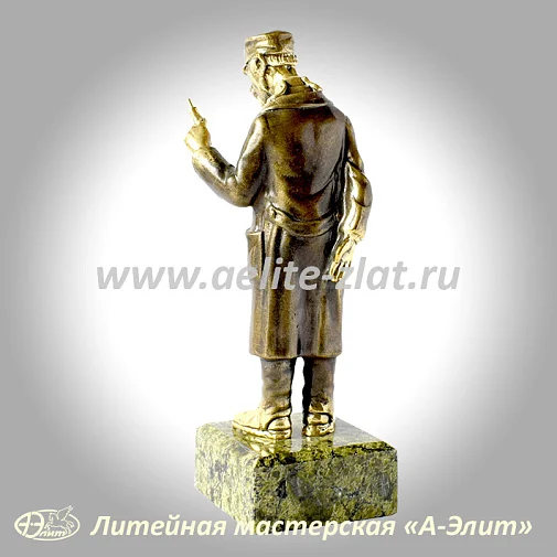 Статуэтка Врач