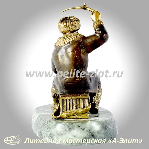 Статуэтка Рыбак зимний