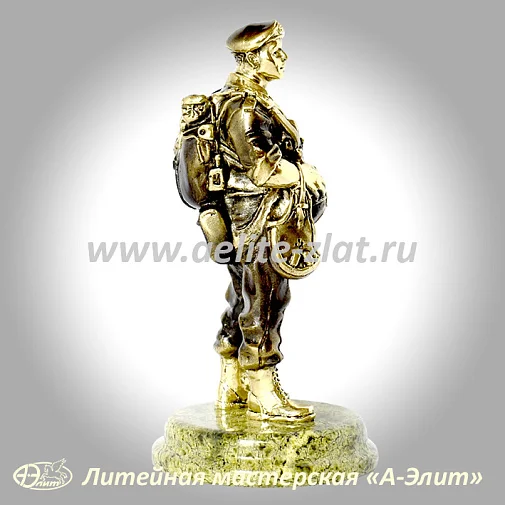 Статуэтка Десантник