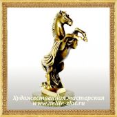 Бронзовые статуэтки животных Статуэтка Конь с парчой