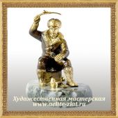 Статуэтки охотников и рыбаков Статуэтка Рыбак зимний