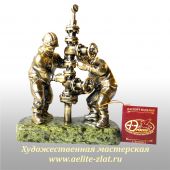  Готовое изделие нефтяников в бронзе