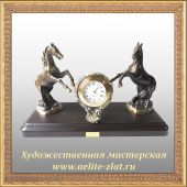 Часы Конь на дыбах средний