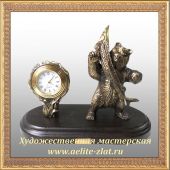  Часы Медведь с осетром
