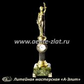  Бронзовые часы Фемида на колонне.