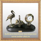Бронзовые часы сувенирные Часы Аист с младенцем