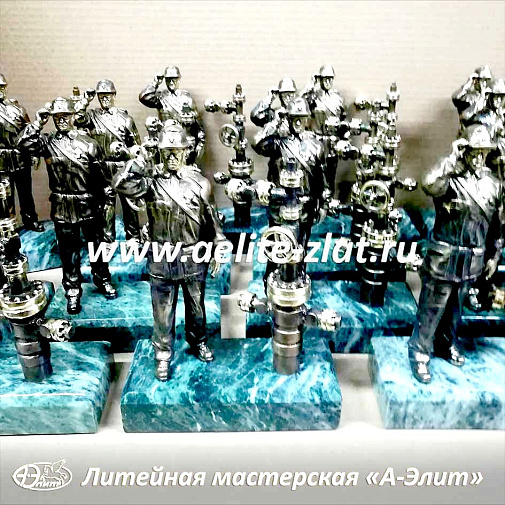 Изготовление статуэток на заказ для нефтегазодобывающей компании.