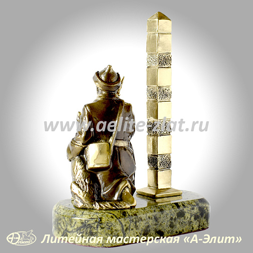 Статуэтка Пограничник с собакой