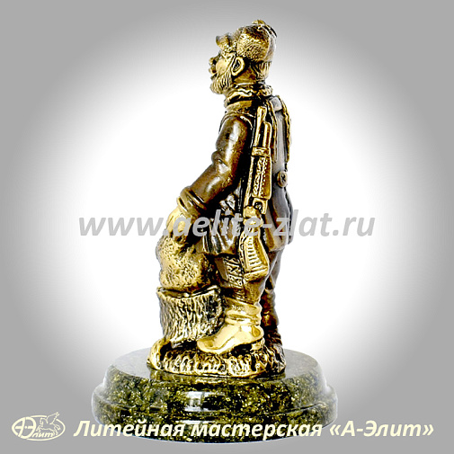 Статуэтка Охотник