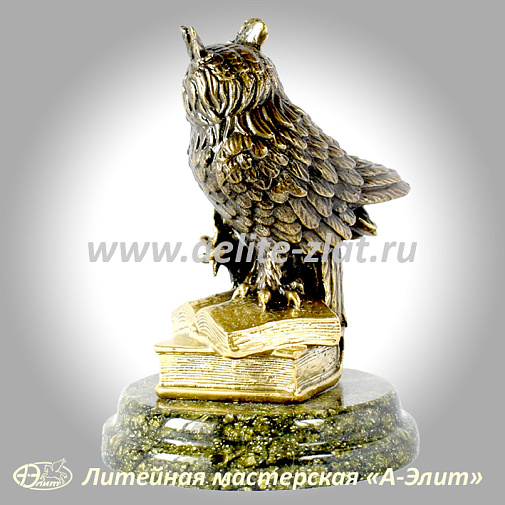Статуэтка Сова на книгах