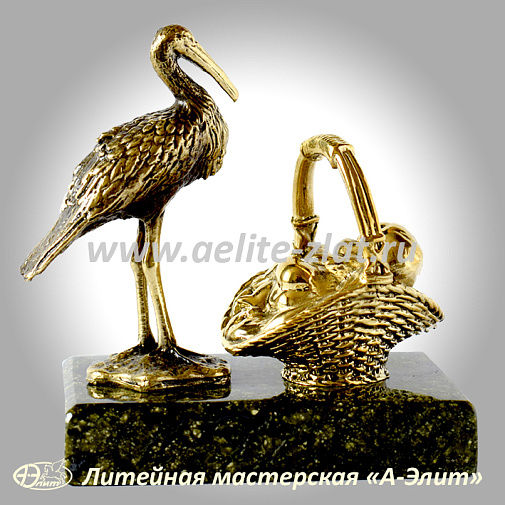 Статуэтка Аист с младенцем