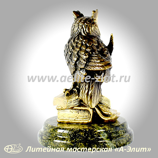 Статуэтка Сова на книгах