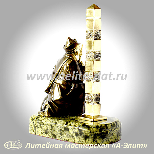 Статуэтка Пограничник с собакой